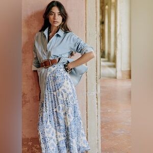 Sézane Dune Pleated Skirt in Alcazar Blue Floral Size 34/2